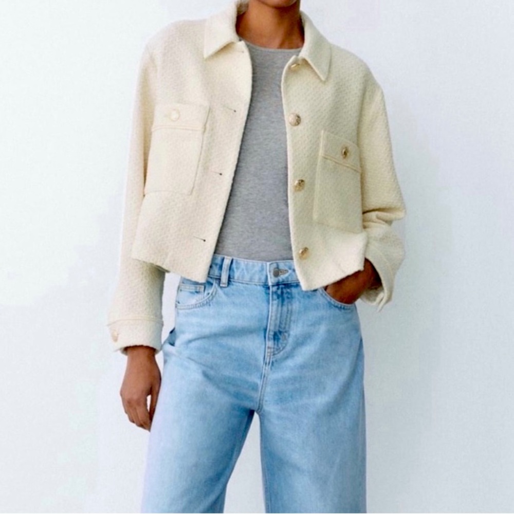 CROPPED CREAM JACKET GOLD BUTTONS